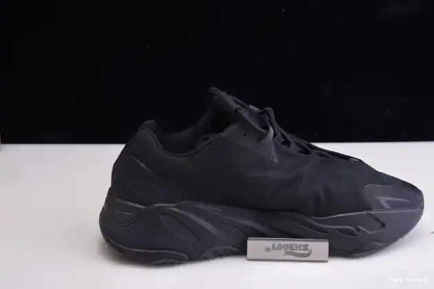 hype 700 FV4440 Black MNVN Adidas Triple Yeezy Boost 0602